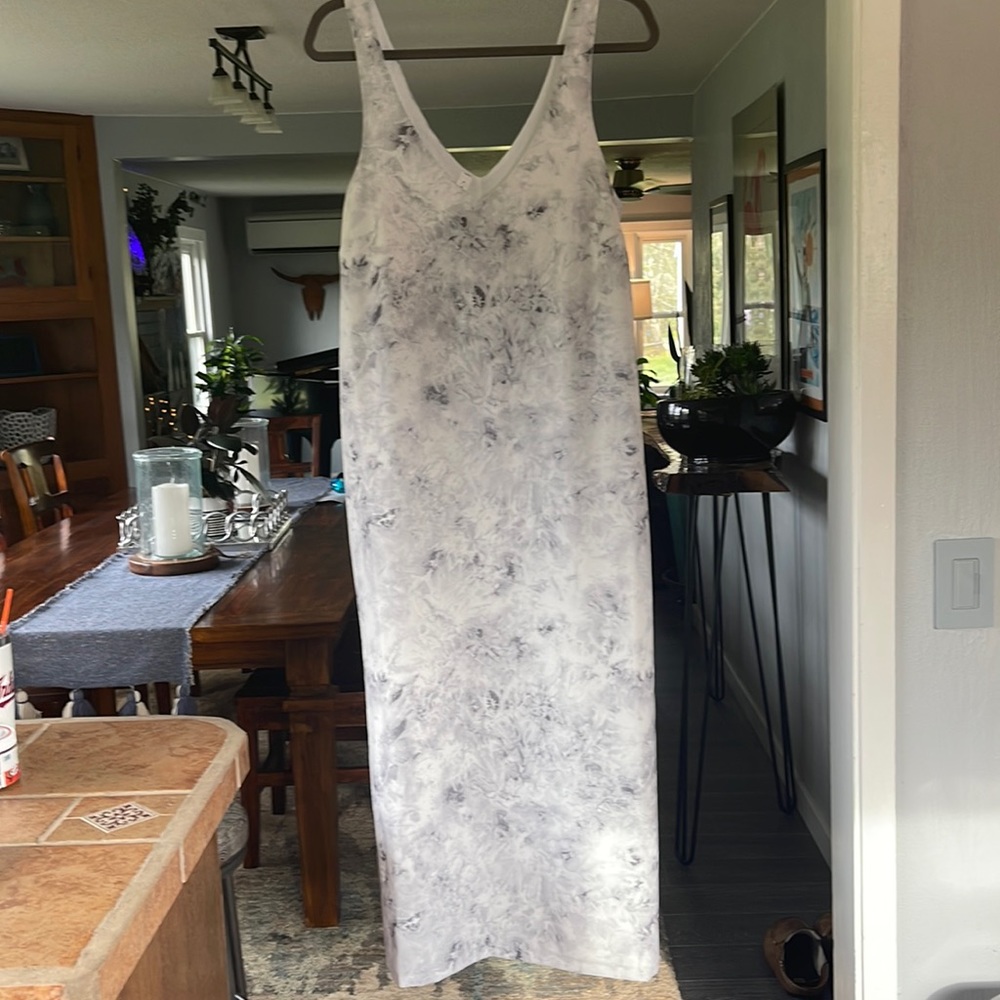 Lululemon V-neck MIDI Dress Size 8